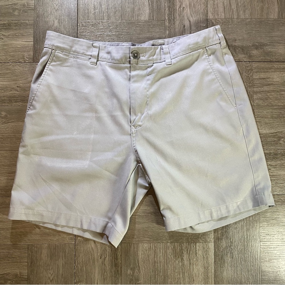 Mizzen + Main Men's Baron Chino Tech Performance Golf Shorts Gray - 32 x 7"
